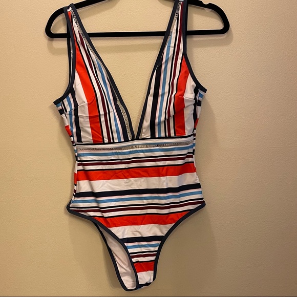 CUPSHE - Picture 3 of 9